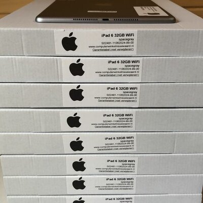 Voordeelbundel Apple iPad 6 zwart 32GB 9.7" WiFi + garantie